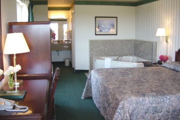 EMERALD DOLPHIN INN (Fort Bragg)